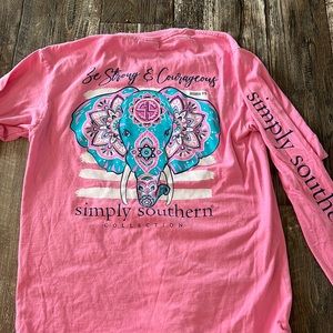 Woman’s simply southern graphic tee